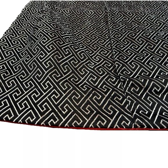 Whole Home Pair Luxury Pillowcases Shams Black Silver Red Print Border Trim 2 - Picture 7 of 8